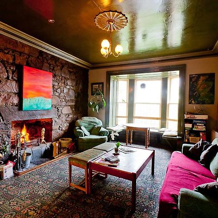 Inverness Student Hotel Bagian luar foto