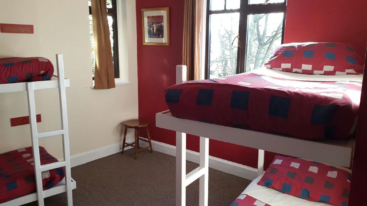 Inverness Student Hotel Bagian luar foto