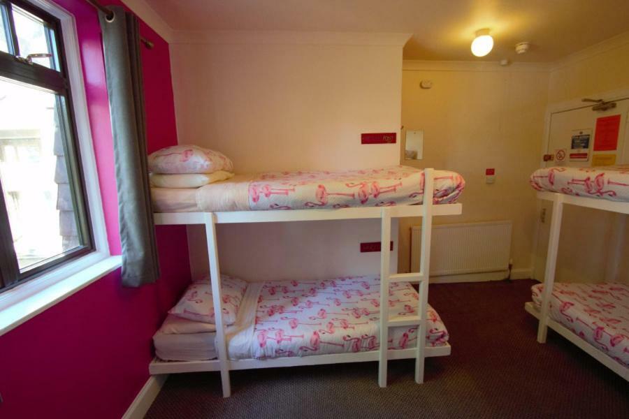 Inverness Student Hotel Bagian luar foto