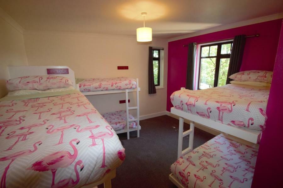 Inverness Student Hotel Bagian luar foto