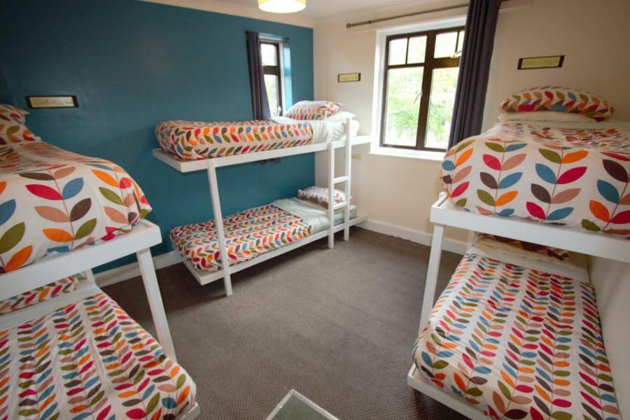Inverness Student Hotel Bagian luar foto