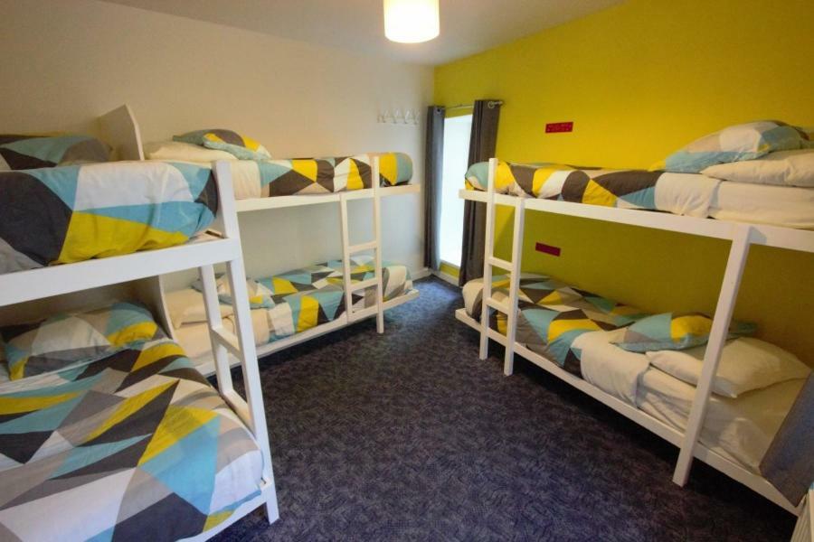 Inverness Student Hotel Bagian luar foto