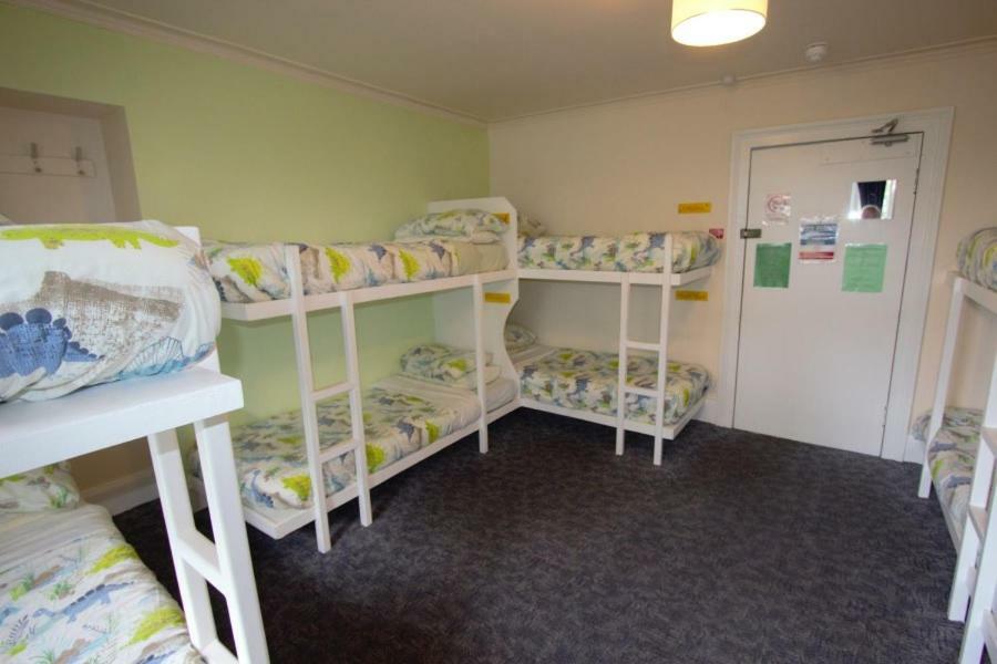 Inverness Student Hotel Bagian luar foto