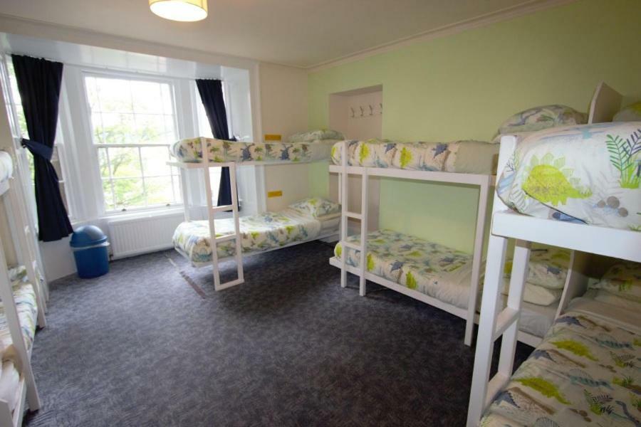 Inverness Student Hotel Bagian luar foto